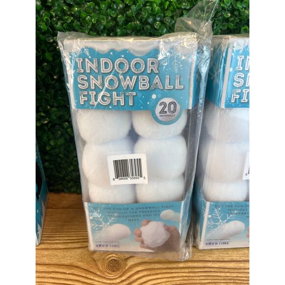 New Bundle Of Snowtime Anytime! Indoor Snowball Fight 40 Snowballs and Launcher - Picture 4 of 5
